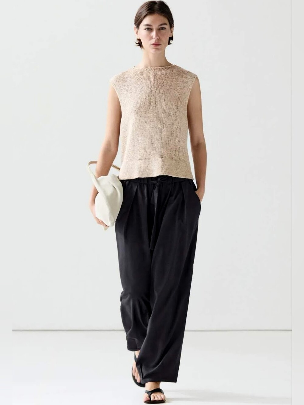 Massimo Dutti Black Voluminous Wide-Leg Pleated Trousers, Drawstring, NWT, 2